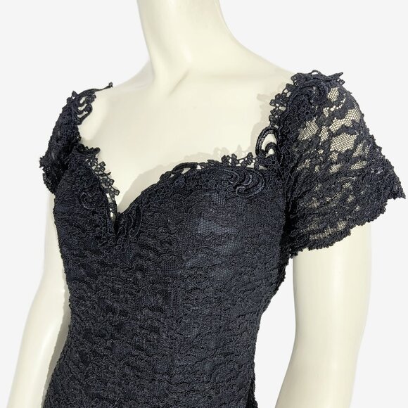 Vintage Black Stretch Lace Dress with Sweetheart Neckline / size Small - Picture 5 of 15